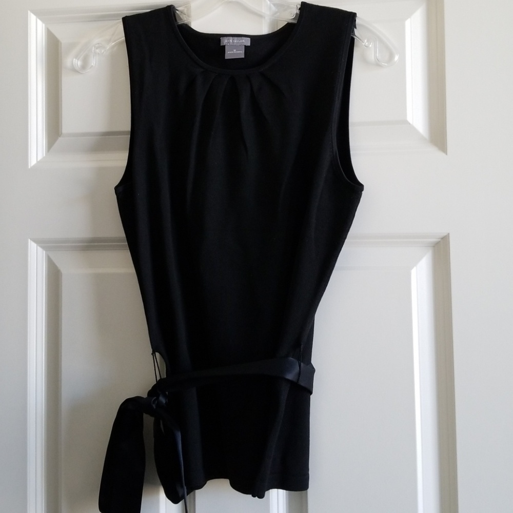 Ann Taylor Black Sleeveless Shell Size M